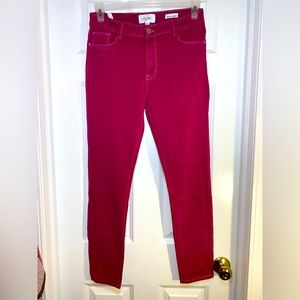 NWT Lola Mid rise skinny jeans. Size 31, inseam 28. Color Orchid Flower